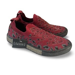 Bernie Meg Gardenia Rhinestone Fashion Slip On Sneaker Size 8-8.5